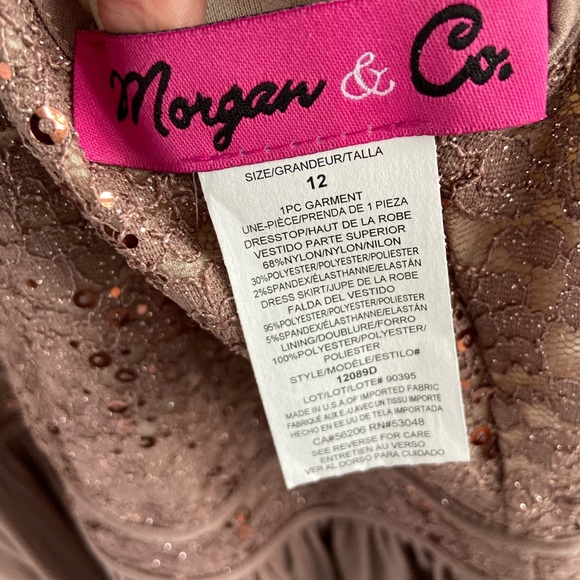 Gorgeous Keyhole gown! NWOT Smoke free home! - Picture 7 of 8